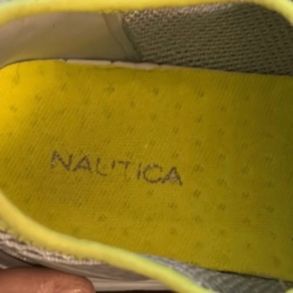 Nautica Aslin Ladies Grey Neon Yellow Mesh Bungee Lace Athletic Sneakers Size 10